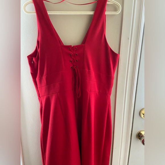 Laura Dress Sz 12 Red knee length - Picture 3 of 7